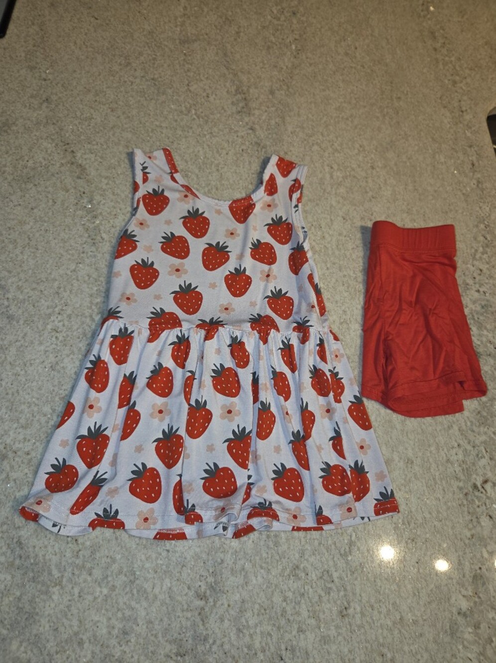 WeiWei 4T Bamboo Strawberry Sleeveless Peplum & Shorts Set